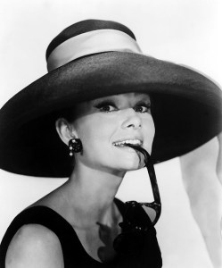 audrey-hepburn-392920_640